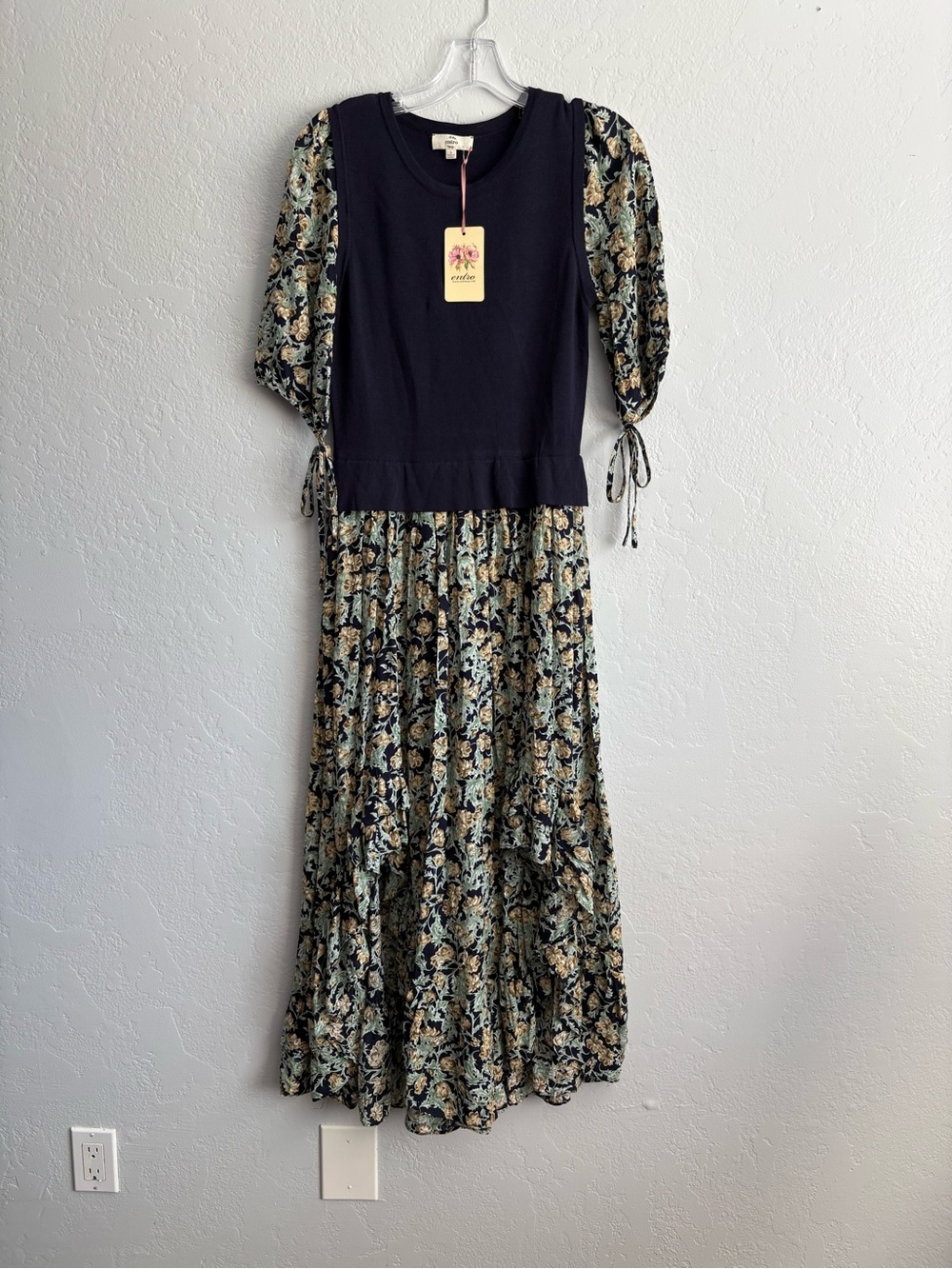 ❤️NEW entro Floral Puff-Sleeve Maxi Dress in Black and Floral